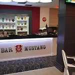 Mustang Hotel Vasqarr