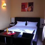 Hotel Mustang 4*