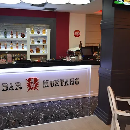 Mustang Отель Vaqarr