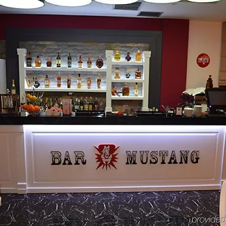 Mustang Hotel Vaqarr