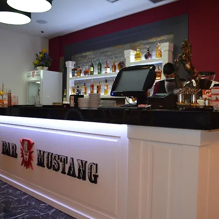 Отель Mustang 4*