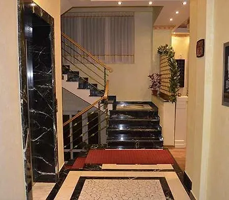 Mustang Отель Vaqarr