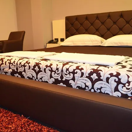 Mustang Hotel